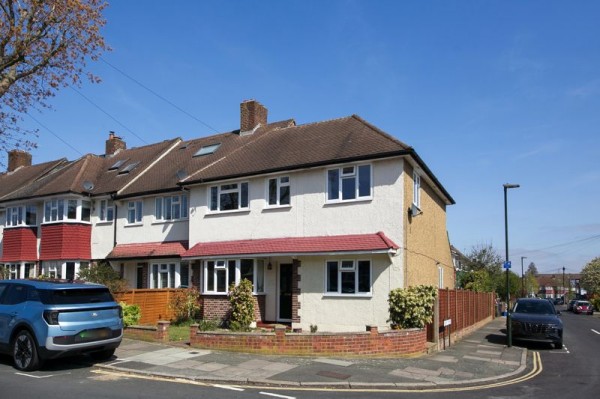 Gloucester Road, Twickenham - EAID:Miles&Bird, BID:Miles & Bird