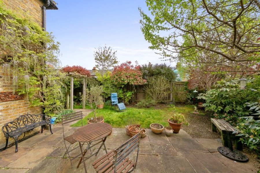 Images for Dennis Road, East Molesey EAID:Miles&Bird BID:Miles & Bird