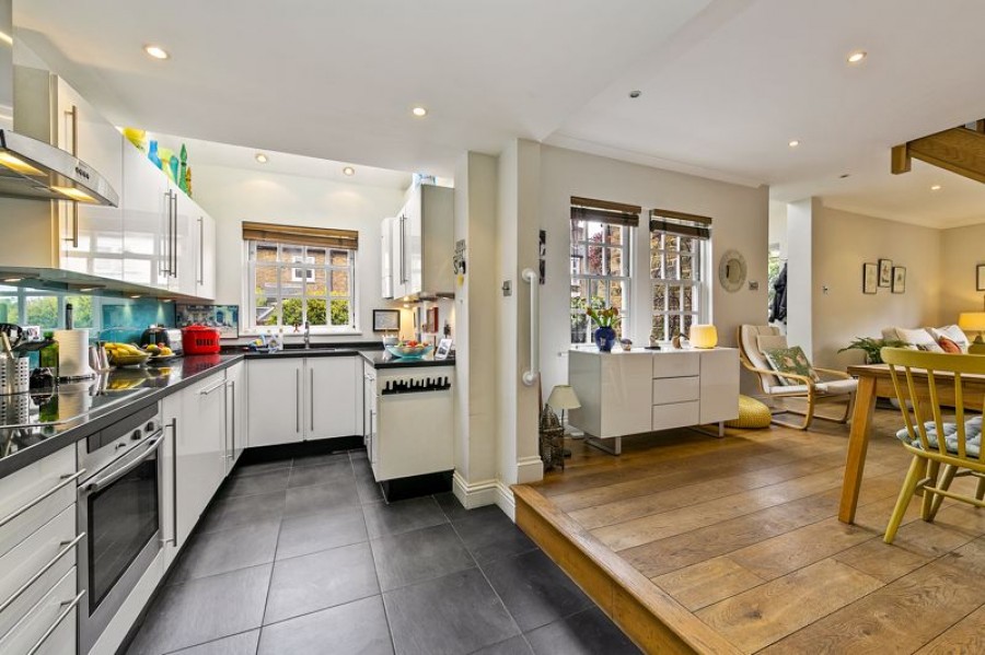 Images for Dennis Road, East Molesey EAID:Miles&Bird BID:Miles & Bird