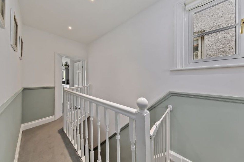Images for Dennis Road, East Molesey EAID:Miles&Bird BID:Miles & Bird