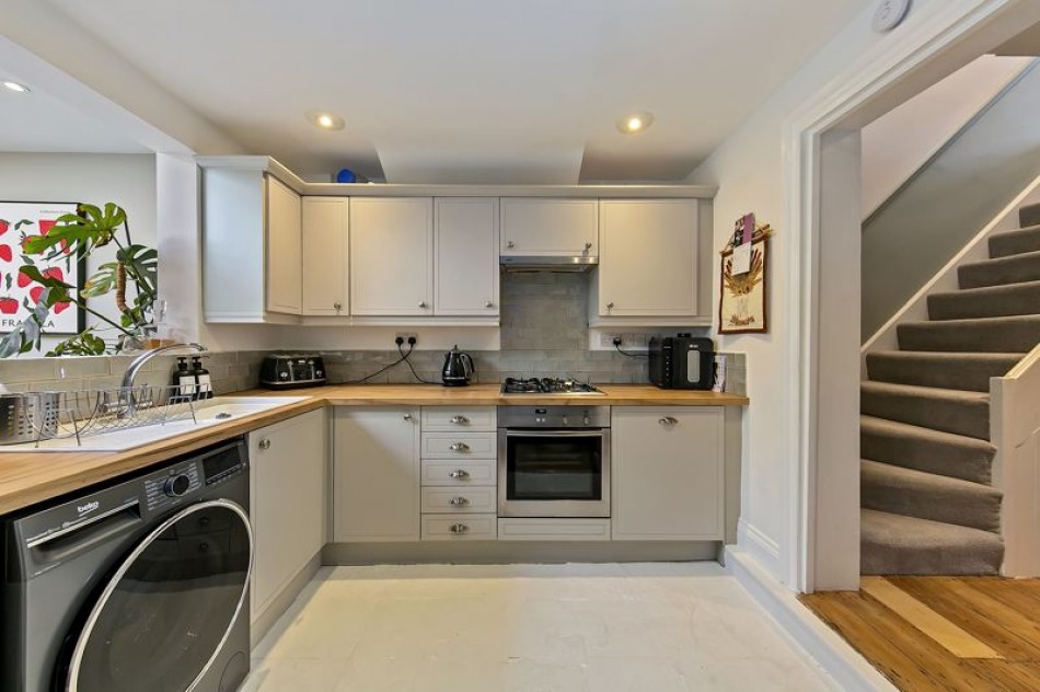 Images for Dennis Road, East Molesey EAID:Miles&Bird BID:Miles & Bird