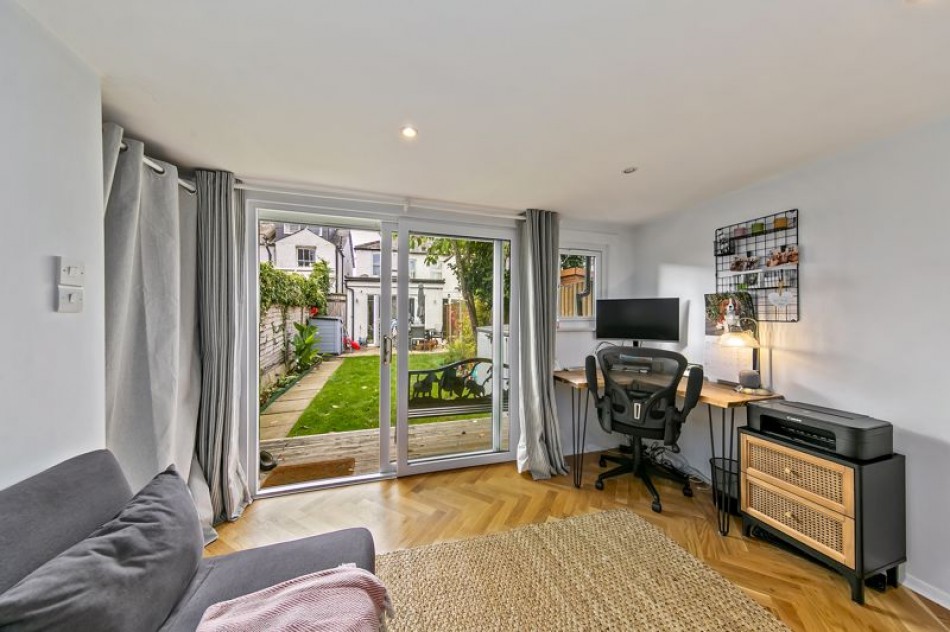 Images for Dennis Road, East Molesey EAID:Miles&Bird BID:Miles & Bird