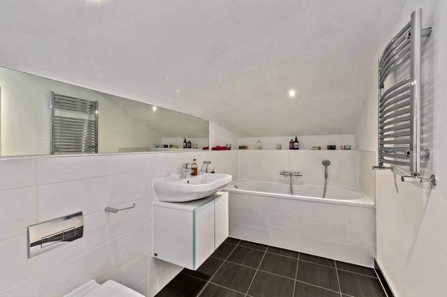 Images for Parabola Court, Pemberton Road, East Molesey EAID:Miles&Bird BID:Miles & Bird
