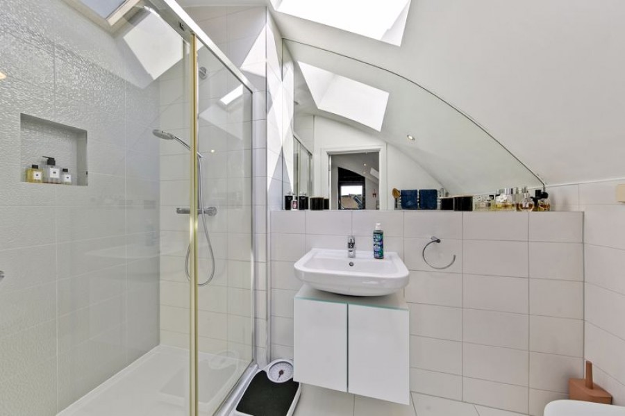 Images for Parabola Court, Pemberton Road, East Molesey EAID:Miles&Bird BID:Miles & Bird
