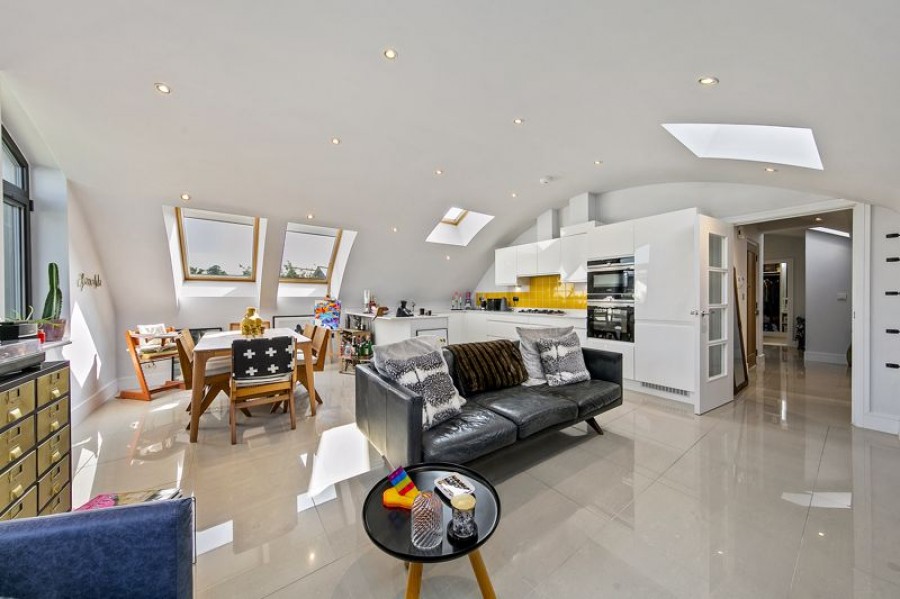 Images for Parabola Court, Pemberton Road, East Molesey EAID:Miles&Bird BID:Miles & Bird