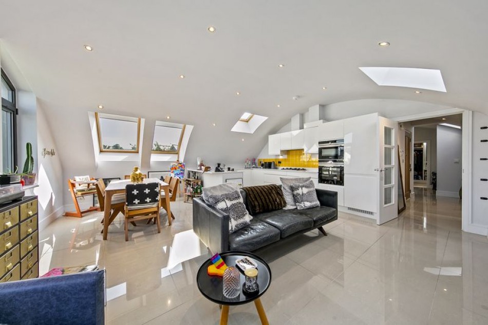 Images for Parabola Court, Pemberton Road, East Molesey EAID:Miles&Bird BID:Miles & Bird