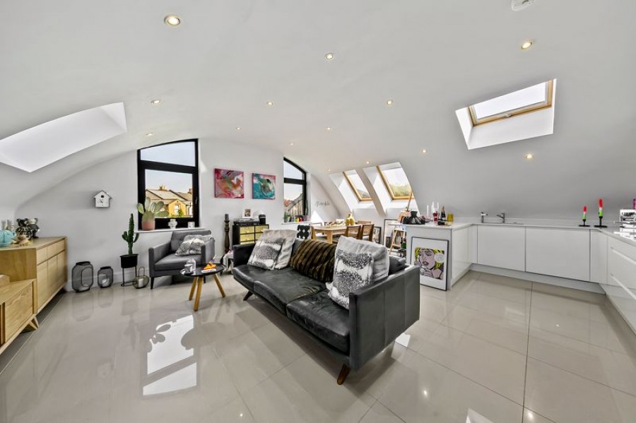 Images for Parabola Court, Pemberton Road, East Molesey EAID:Miles&Bird BID:Miles & Bird