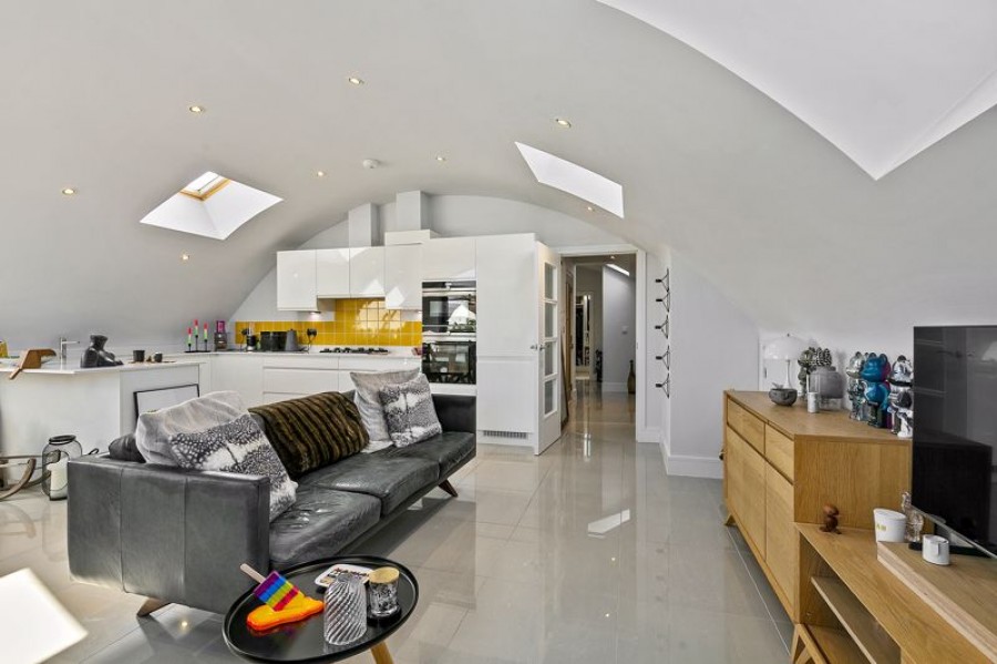 Images for Parabola Court, Pemberton Road, East Molesey EAID:Miles&Bird BID:Miles & Bird