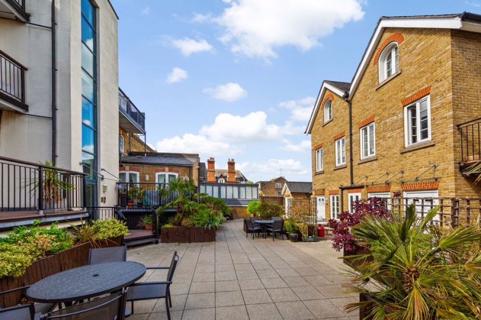 Images for Hampton Court Mews, East Molesey EAID:Miles&Bird BID:Miles & Bird