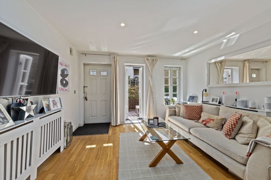 Images for Hampton Court Mews, East Molesey EAID:Miles&Bird BID:Miles & Bird