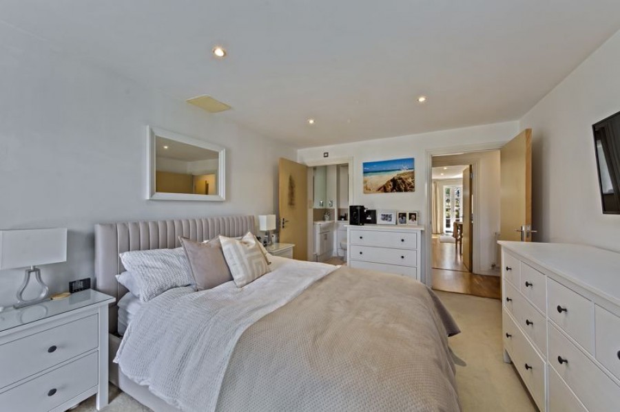 Images for Hampton Court Mews, East Molesey EAID:Miles&Bird BID:Miles & Bird