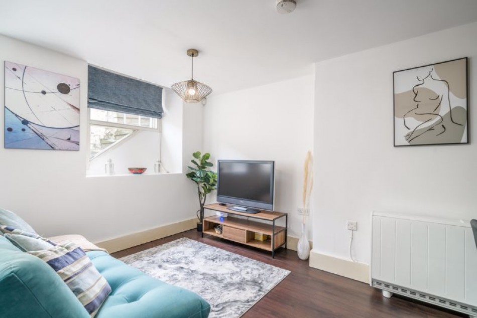 Images for Rotary Court, Hampton Court Road, East Molesey EAID:Miles&Bird BID:Miles & Bird