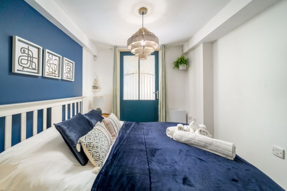 Images for Rotary Court, Hampton Court Road, East Molesey EAID:Miles&Bird BID:Miles & Bird