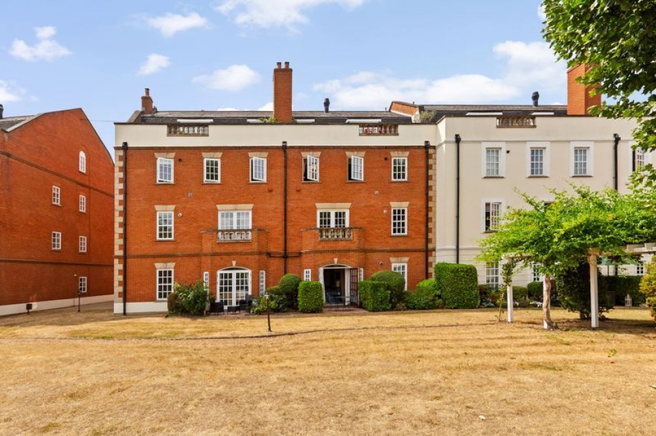Images for Anne of Cleves House, Queens Reach, East Molesey EAID:Miles&Bird BID:Miles & Bird