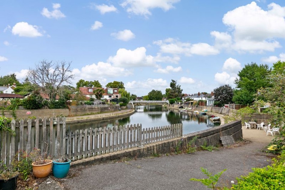 Images for Summer Avenue, East Molesey EAID:Miles&Bird BID:Miles & Bird