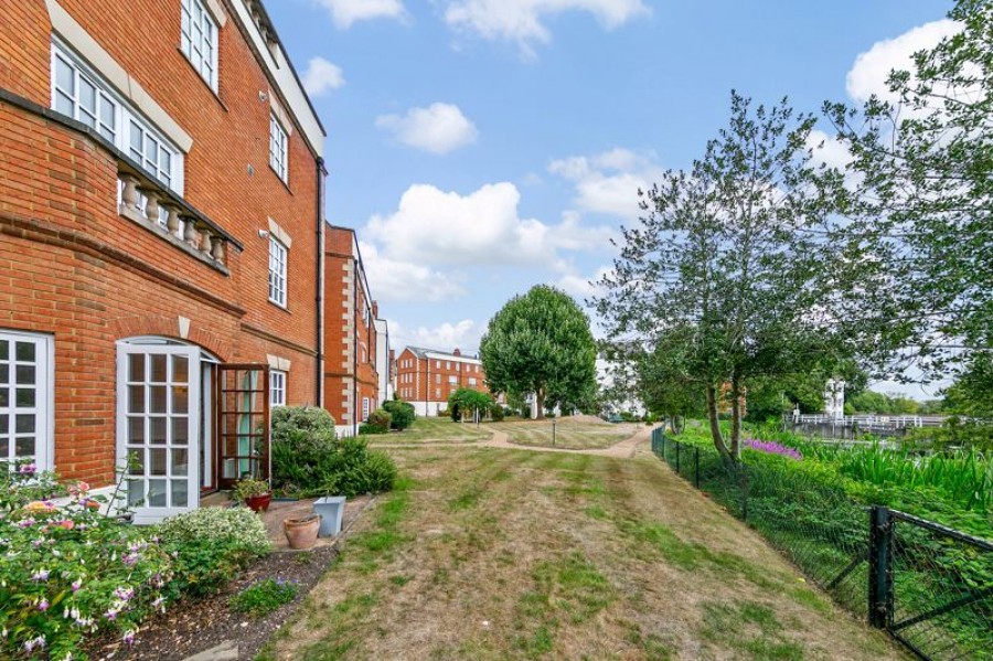 Images for Queens Reach, East Molesey EAID:Miles&Bird BID:Miles & Bird