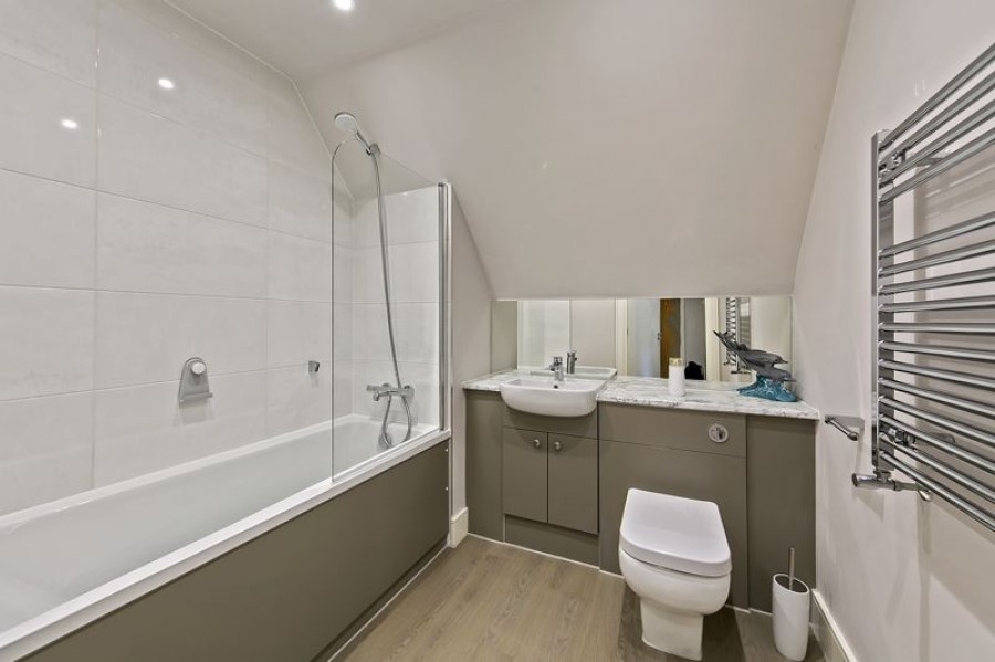 Images for Pavilion Place, East Molesey EAID:Miles&Bird BID:Miles & Bird