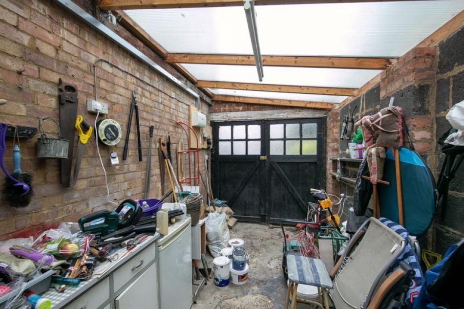 Images for Clinton Avenue, East Molesey EAID:Miles&Bird BID:Miles & Bird