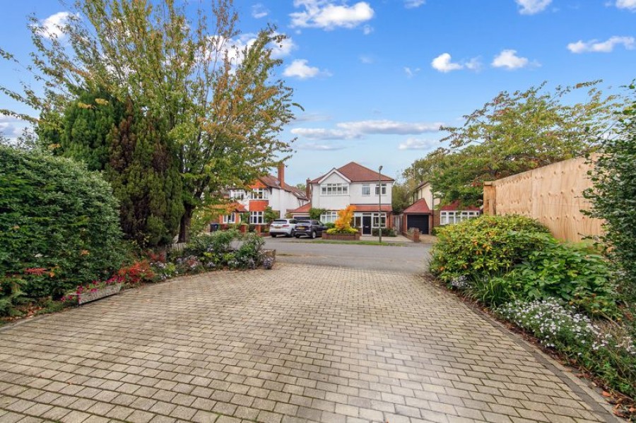 Images for Clinton Avenue, East Molesey EAID:Miles&Bird BID:Miles & Bird