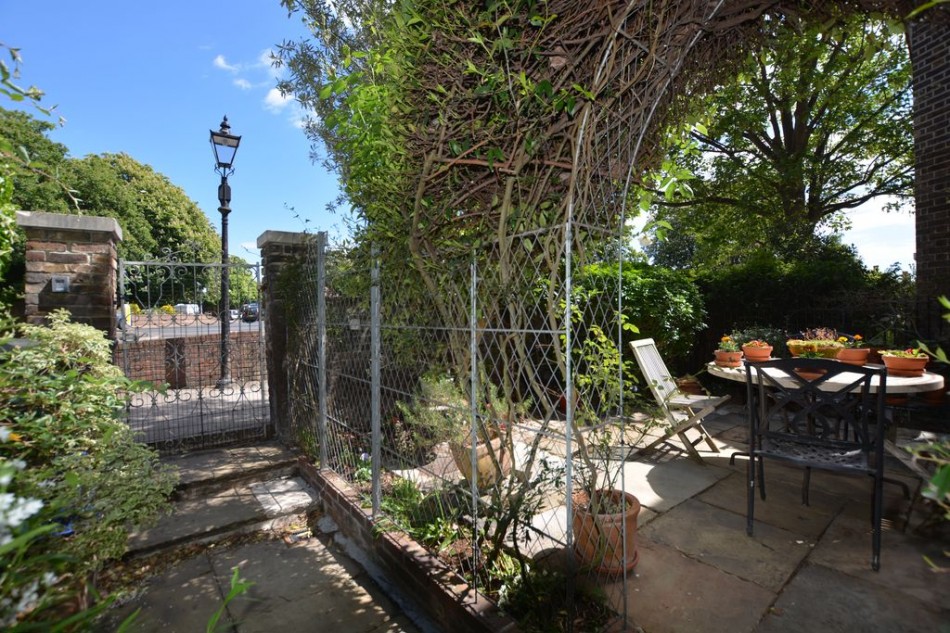 Images for Hampton Court Road, East Molesey EAID:Miles&Bird BID:Miles & Bird