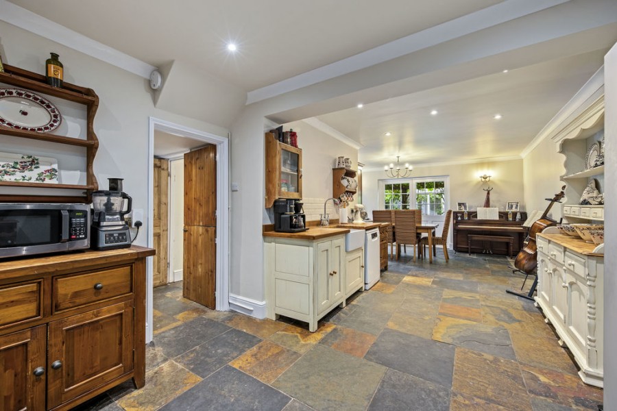 Images for Portsmouth Road, Thames Ditton EAID:Miles&Bird BID:Miles & Bird