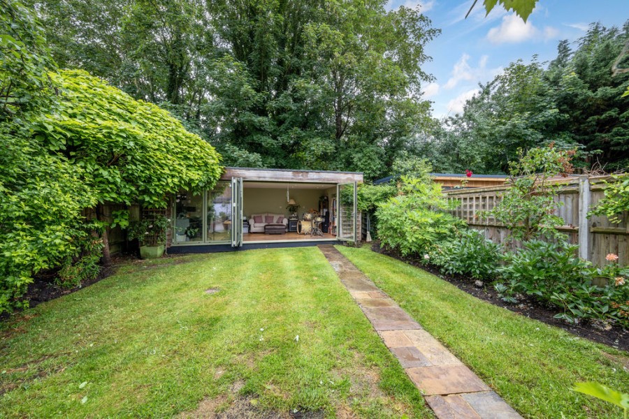Images for Portsmouth Road, Thames Ditton EAID:Miles&Bird BID:Miles & Bird