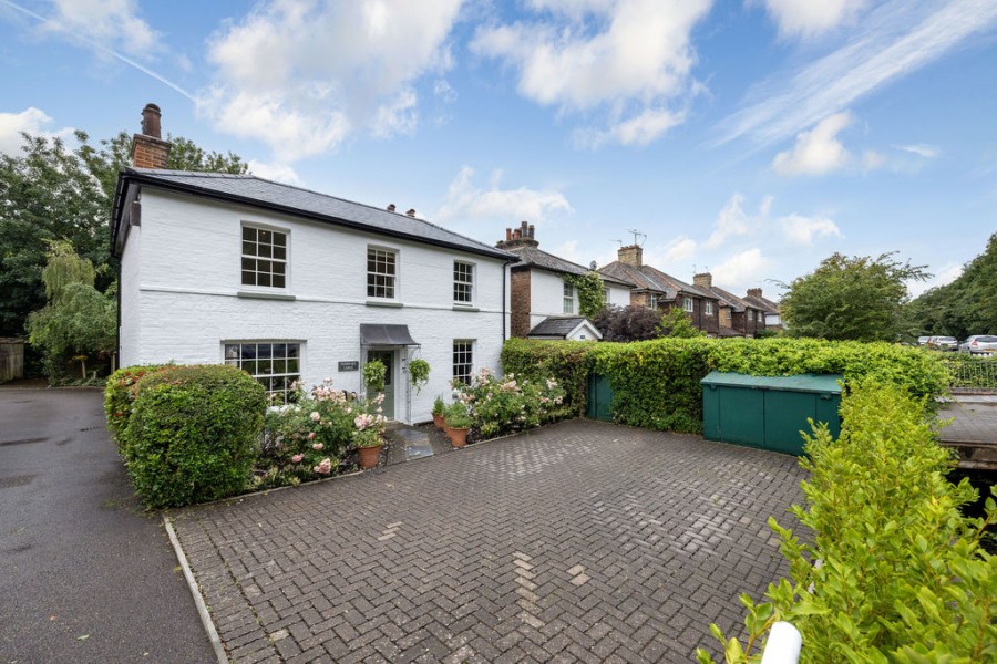 Images for Portsmouth Road, Thames Ditton EAID:Miles&Bird BID:Miles & Bird