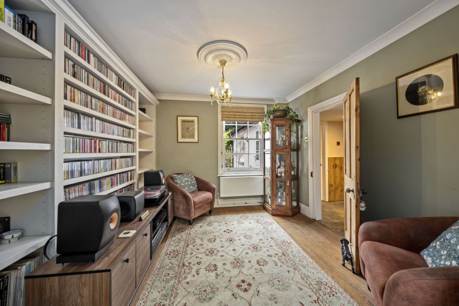 Images for Portsmouth Road, Thames Ditton EAID:Miles&Bird BID:Miles & Bird