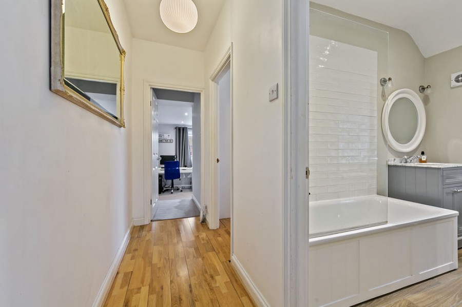 Images for High Street, West Molesey EAID:Miles&Bird BID:Miles & Bird