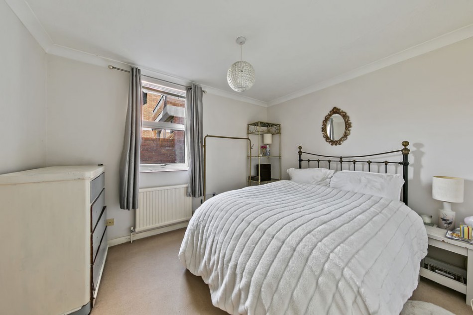 Images for Hampton Court Road, East Molesey EAID:Miles&Bird BID:Miles & Bird