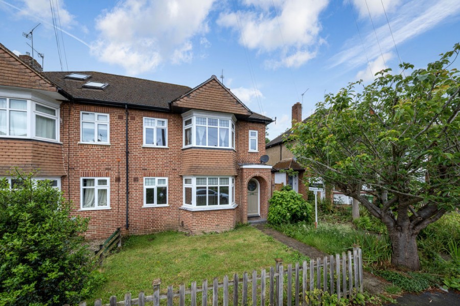 Images for Warwick Road, Thames Ditton EAID:Miles&Bird BID:Miles & Bird