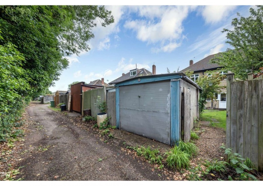 Images for Warwick Road, Thames Ditton EAID:Miles&Bird BID:Miles & Bird