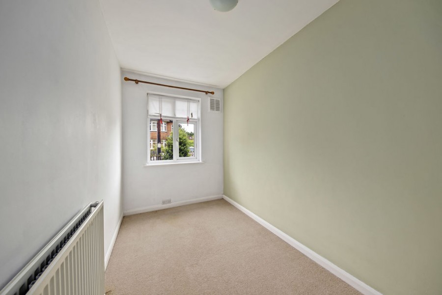 Images for Warwick Road, Thames Ditton EAID:Miles&Bird BID:Miles & Bird