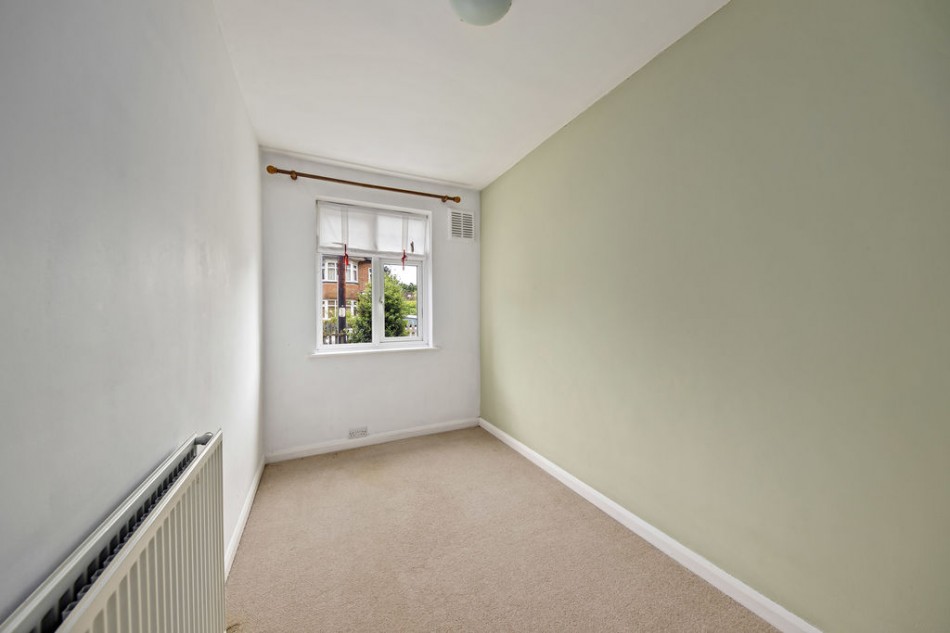 Images for Warwick Road, Thames Ditton EAID:Miles&Bird BID:Miles & Bird