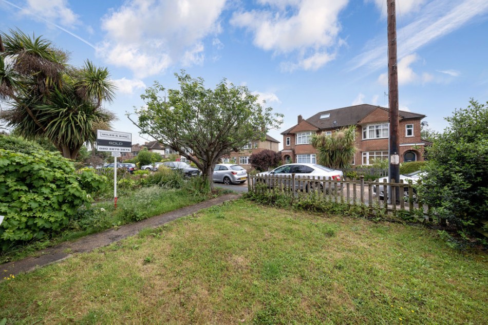 Images for Warwick Road, Thames Ditton EAID:Miles&Bird BID:Miles & Bird