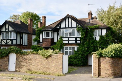 Hurst Road, East Molesey